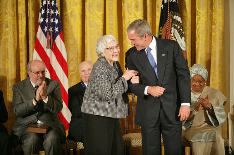 Harper Lee receiving Medal of Freedom