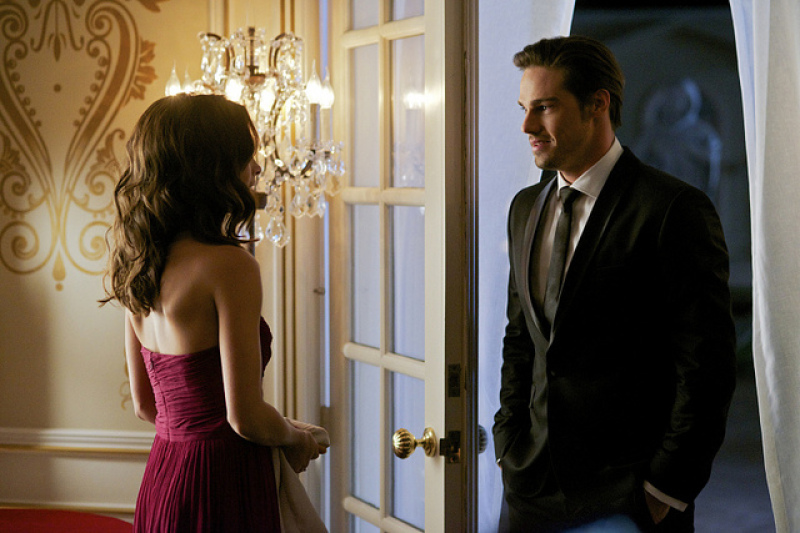 Kristin Kreuk as Catherine and Jay Ryan as Vincent on 'Beauty and the Beast'