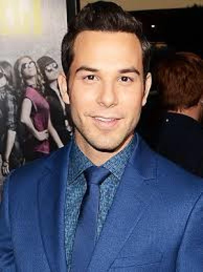 Skylar Astin