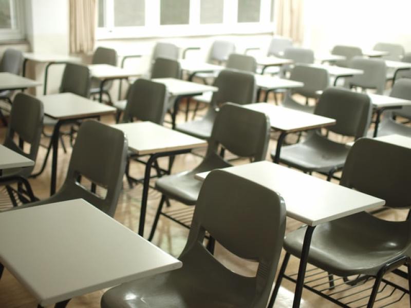 School classroom tables and chairs 