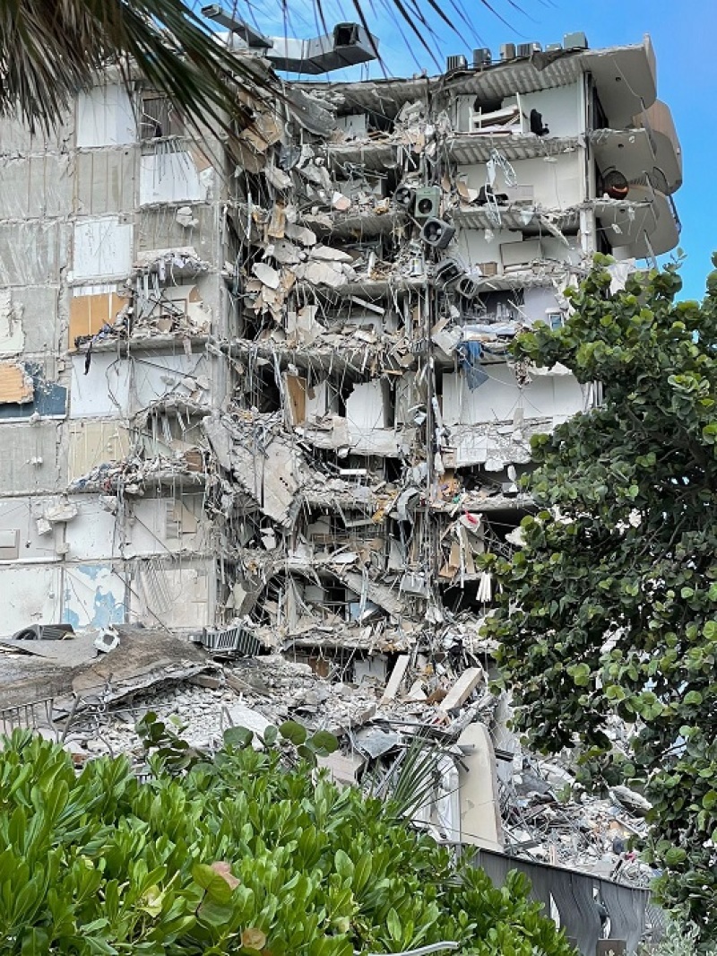 Champlain Towers collapse