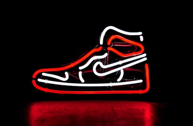Nike red white