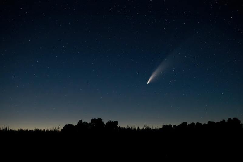 Comet / shooting star at night / Star of Bethlehem