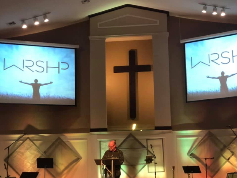 Kentucky Pastor of a Congregation with Hundreds Called to Lead Small Country Church