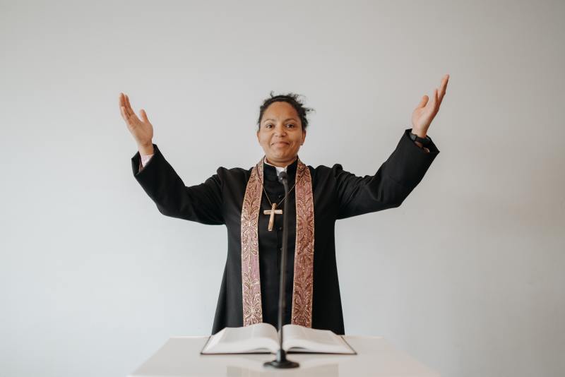 Female Pastor 