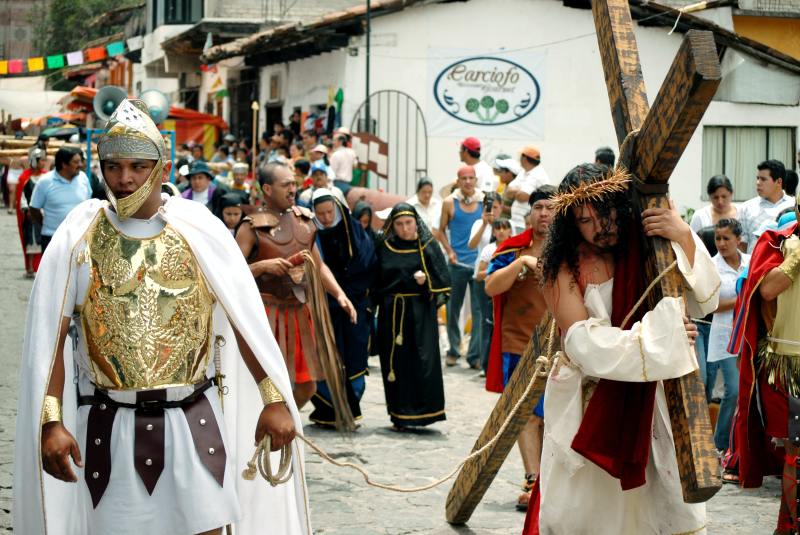 Society News | Holy Week Traditions and Practices Around the World ...