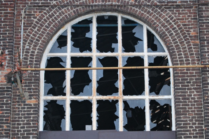 Broken Window 