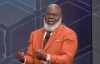 TD Jakes Exhibits Signs of Health Distress During Sunday Sermon