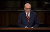 John MacArthur Makes Brief Return to Pulpit for Thanksgiving Service