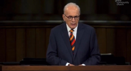 John MacArthur Makes Brief Return to Pulpit for Thanksgiving Service