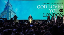 Franklin Graham Preaches to London Crowd: ‘Come to Jesus, the One Who Can Turn It Around’