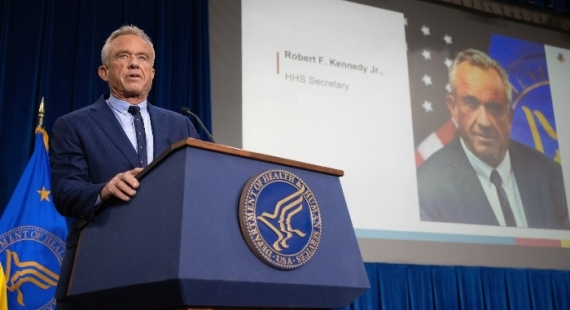 Democrat-Led States Challenge HHS Plan to Cut Federal Funds Over Youth Gender Procedures