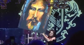 Live Painting of Jesus Fetches $2.75 Million at Trump’s New Year’s Eve Gala