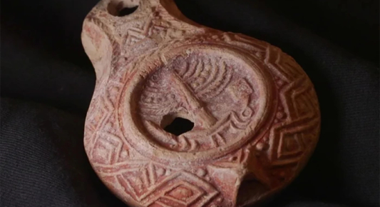 Discovery of 1,700-Year-Old Lamp with Jewish Temple Symbols Found in Jerusalem