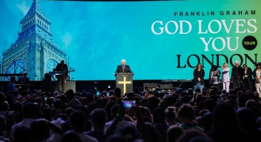 Franklin Graham Preaches to London Crowd: ‘Come to Jesus, the One Who Can Turn It Around’
