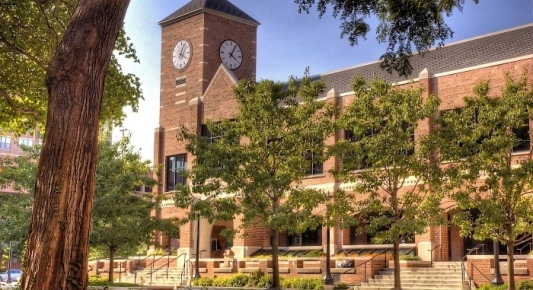 Moody Bible Institute Reaches Settlement With Chicago Schools Over Student-Teacher Access