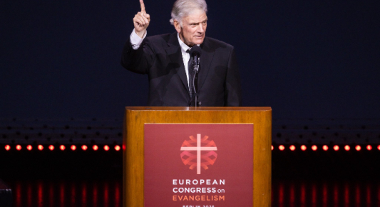 Franklin Graham Responds to Pope’s War Comments, Cites King David: “God Does Take Sides”